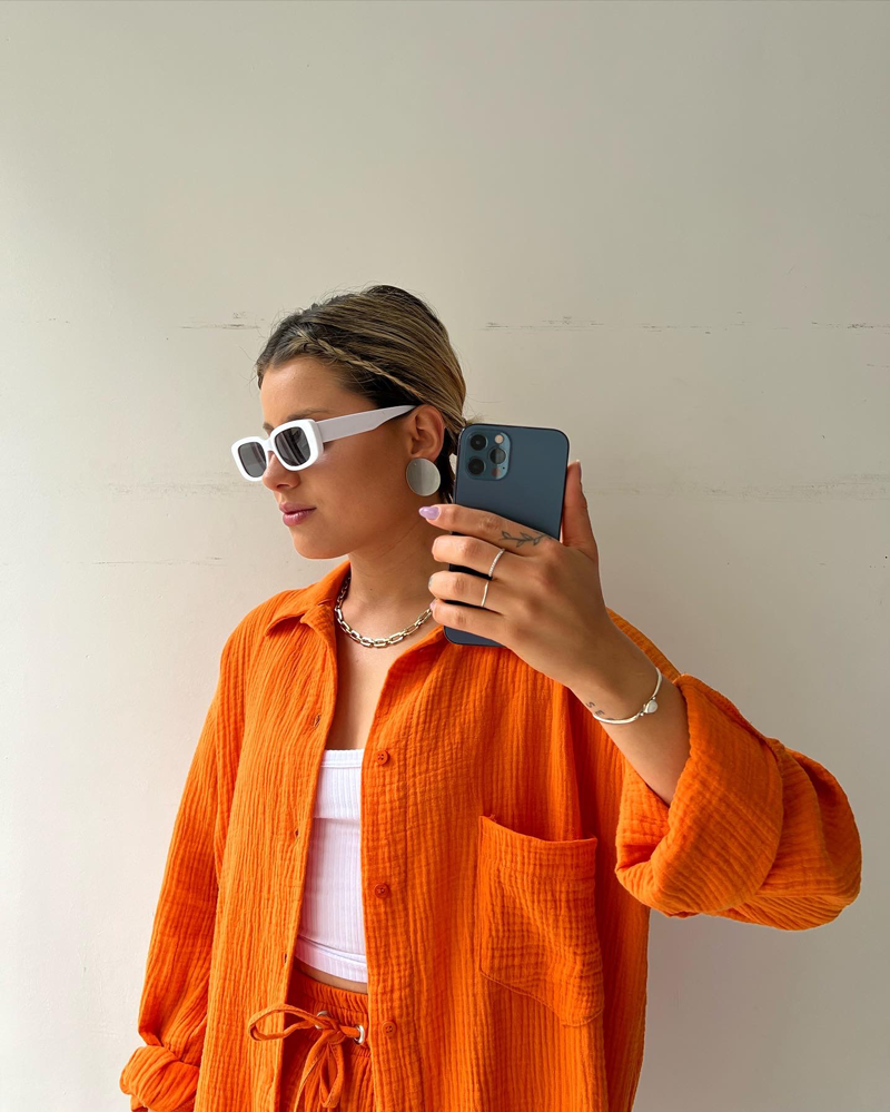 Effortlessly Elegant Garment with a Timeless Design