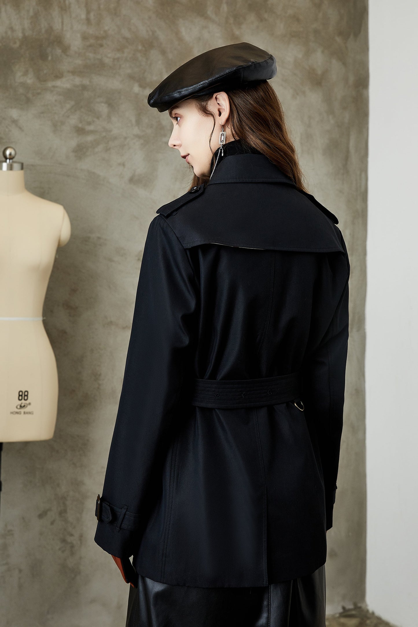 Well Tailored Coat with a Graceful Silhouette