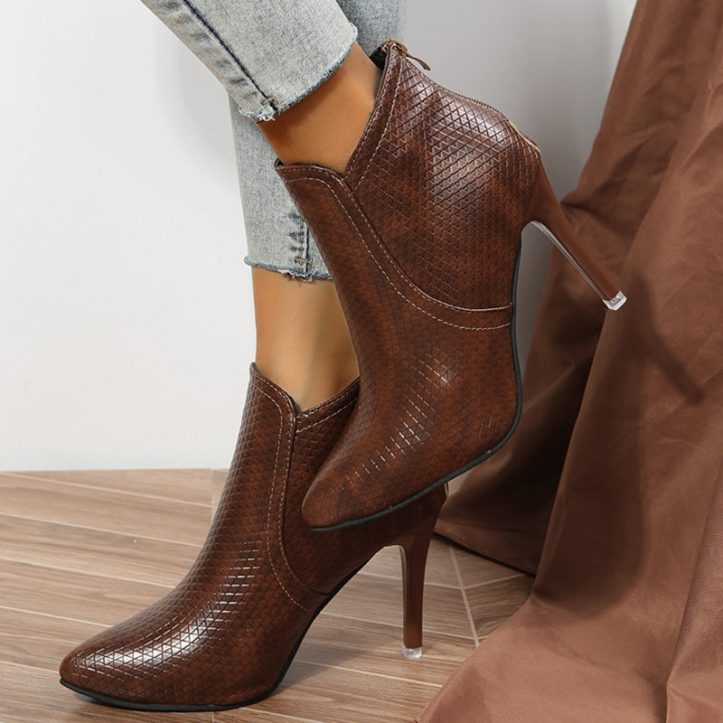 Elegantly Styled Shoes for Everyday Wear