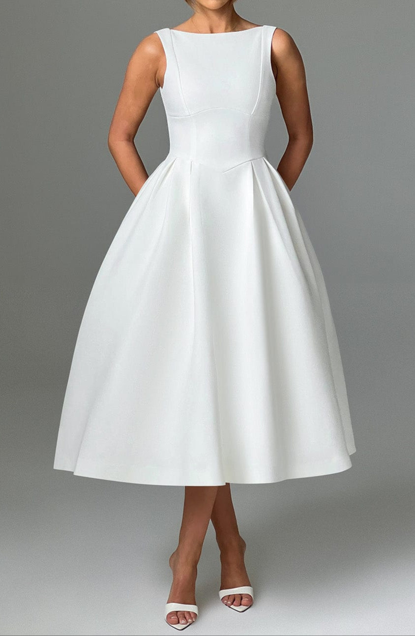 Gracefully Styled Dress for Any Occasion