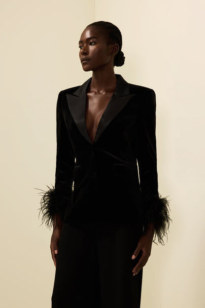 Effortlessly Elegant Garment with a Timeless Design