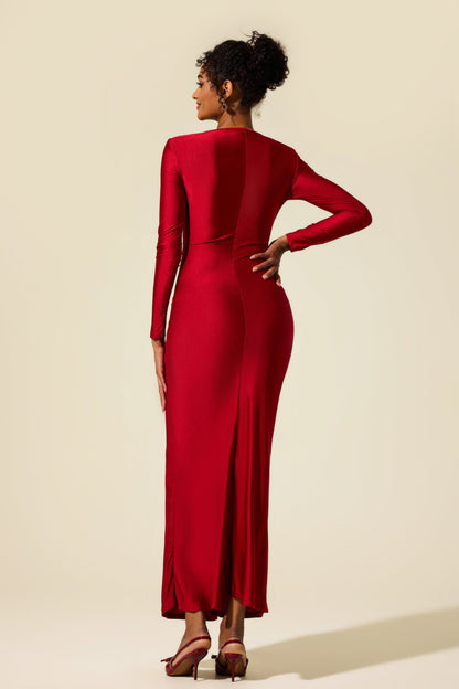 Beautifully Finished Dress in a Timeless Design