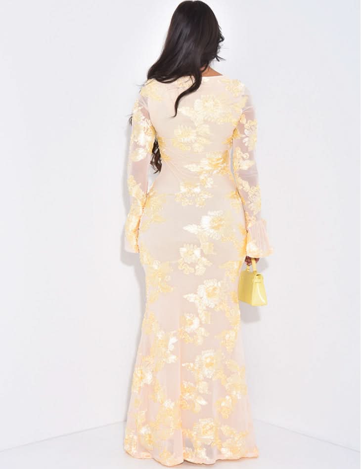 Gracefully Styled Dress for Any Occasion