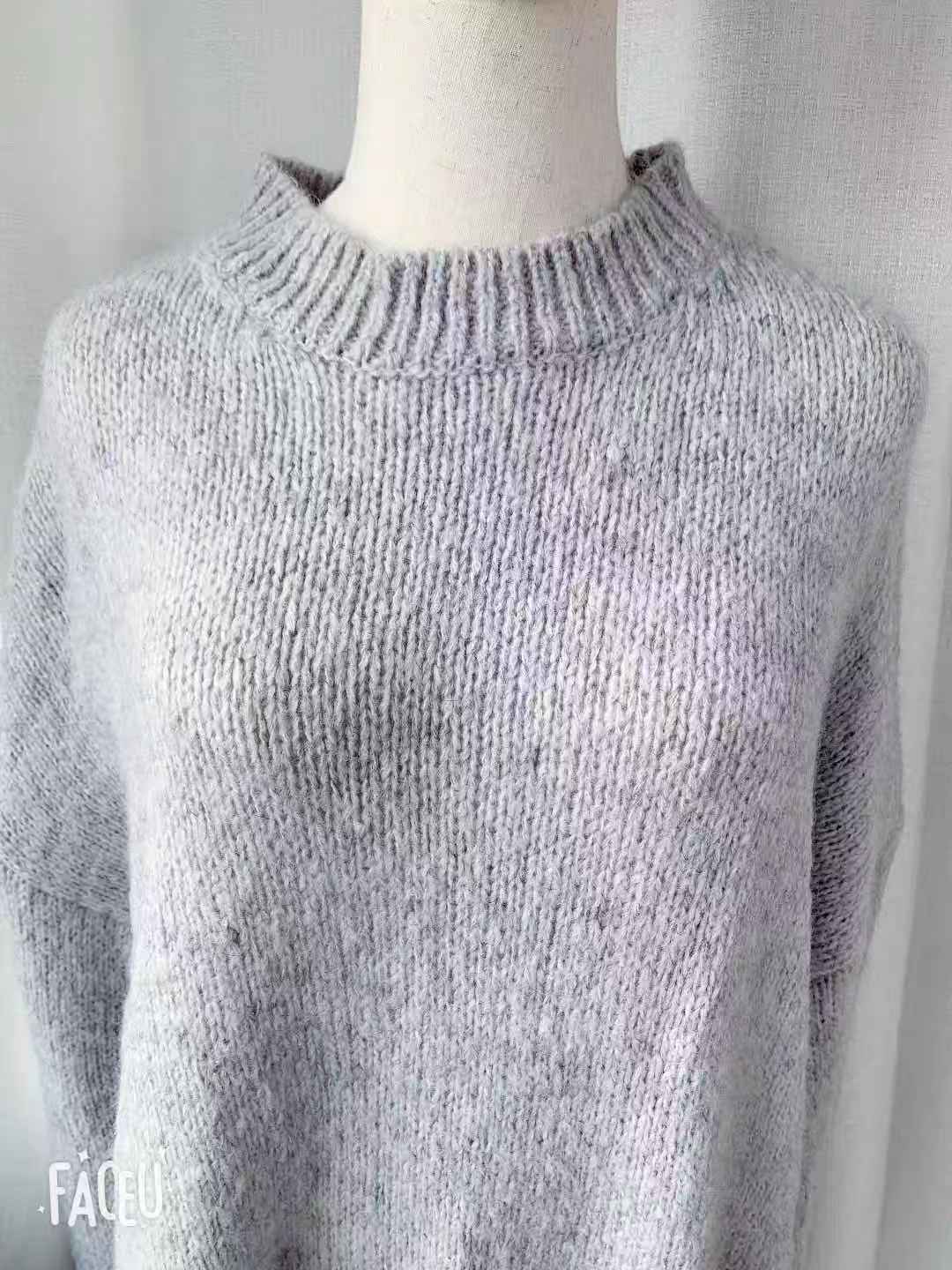Well Tailored Sweater with a Graceful Silhouette
