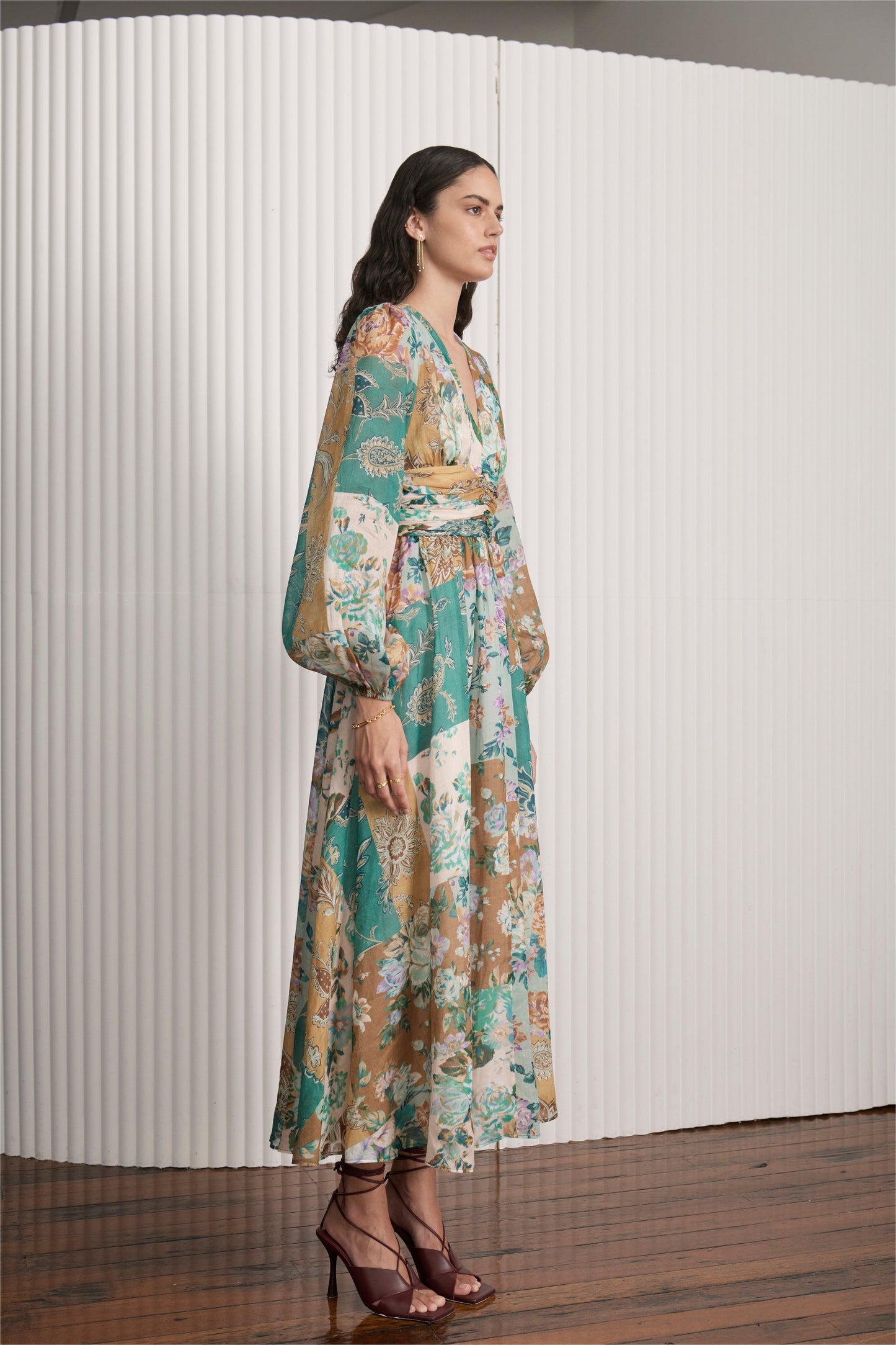 Classic Vintage Dress with a Flattering Fit
