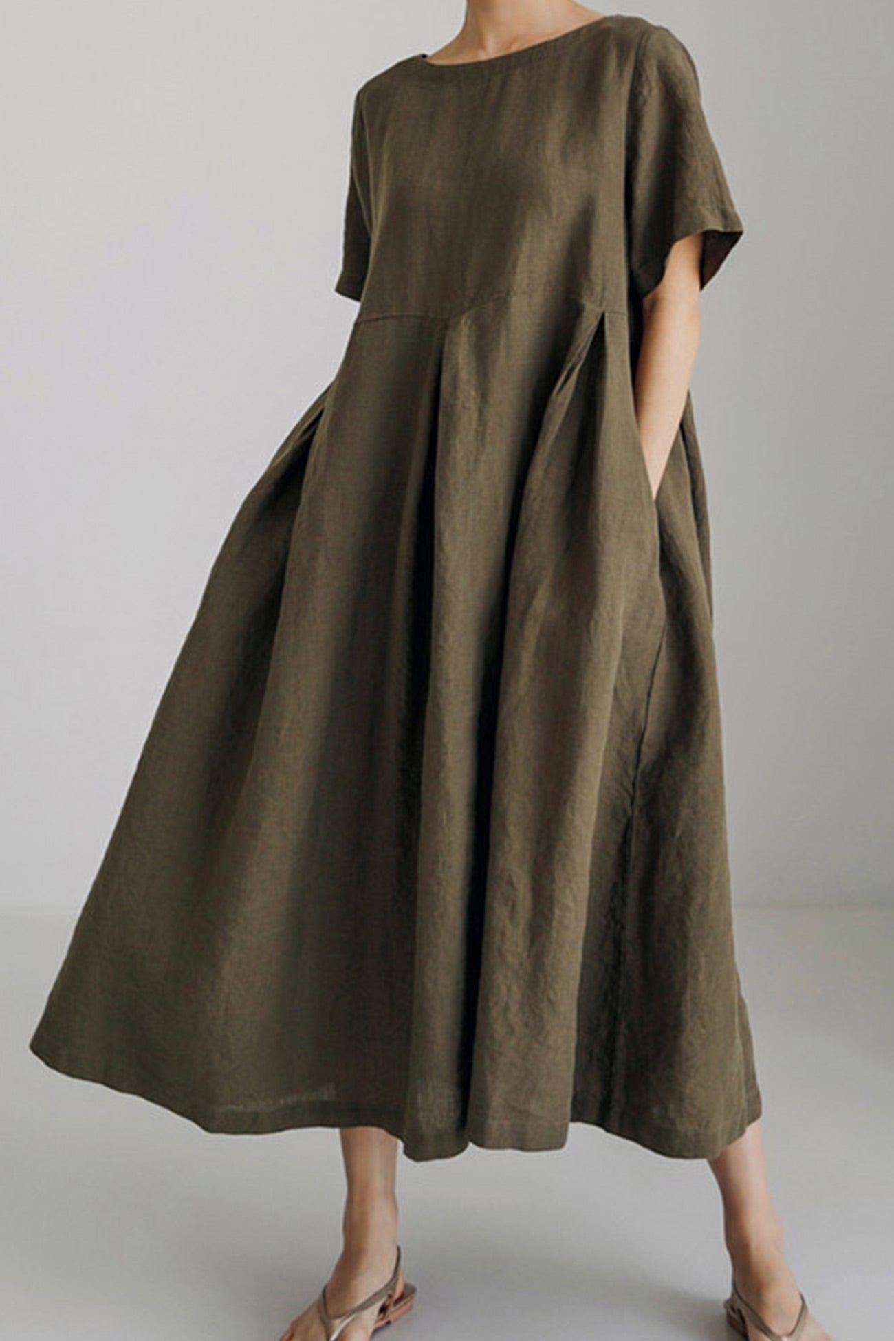 Well Tailored Dress with a Graceful Silhouette