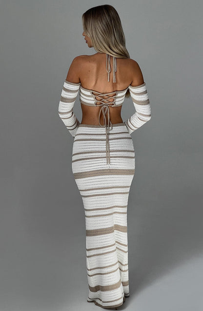 Beautifully Finished Garment in a Timeless Design