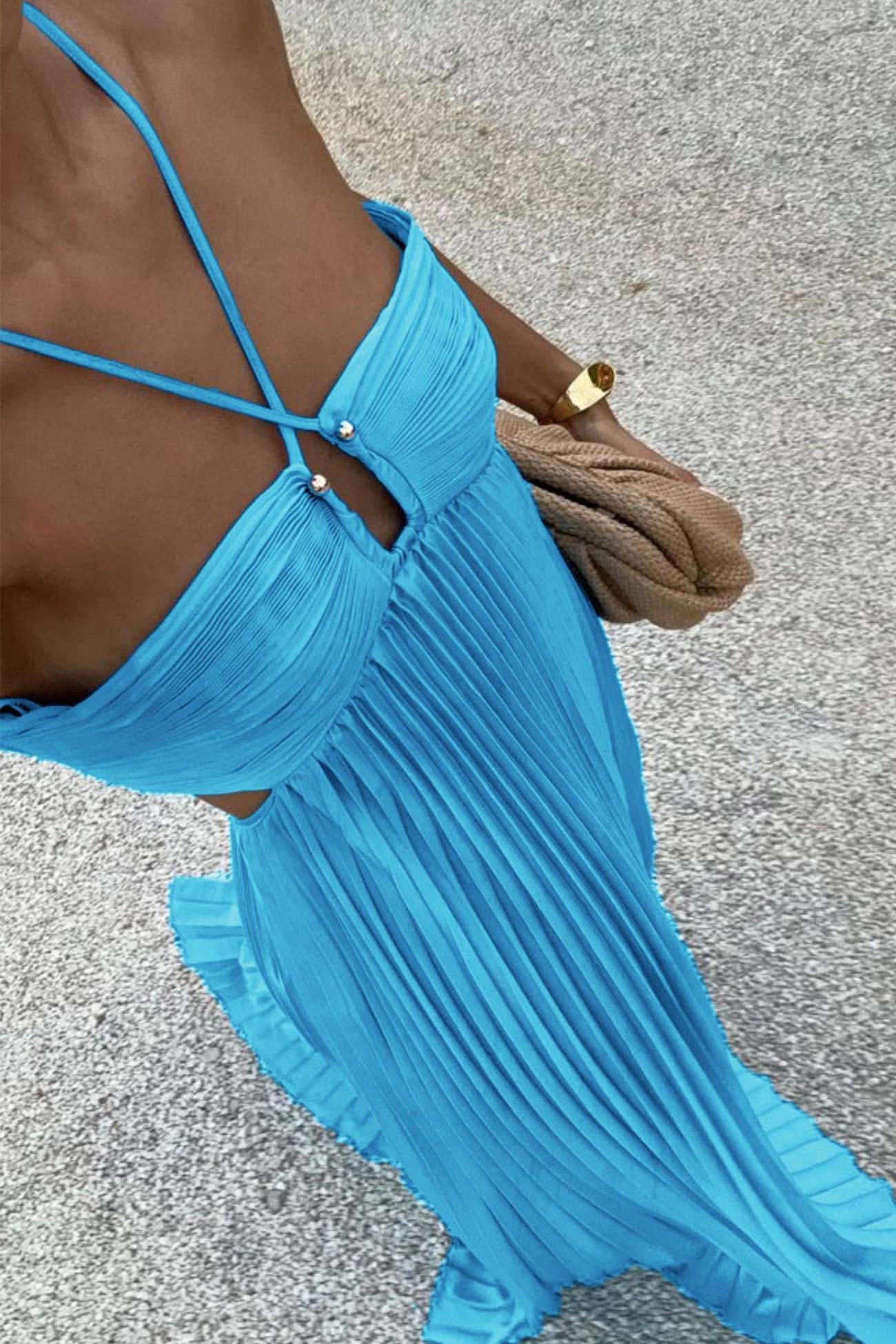 Well Tailored Dress with a Graceful Silhouette
