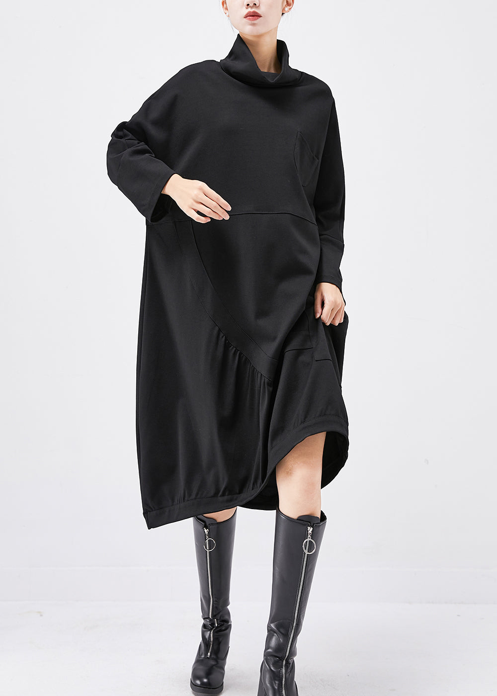 Well Tailored Dress with a Graceful Silhouette