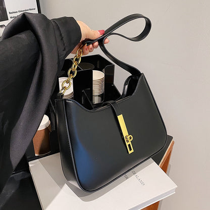 Gracefully Styled Bag for Any Occasion