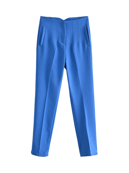 Effortlessly Elegant Pants with a Timeless Design