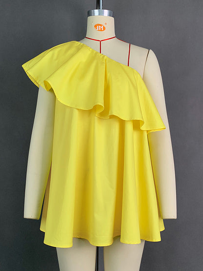 Well Tailored Top with a Graceful Silhouette