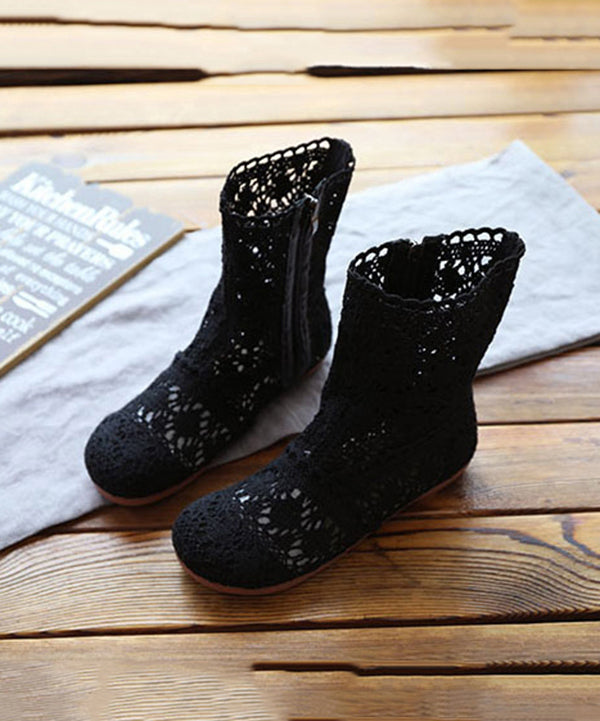 Effortlessly Elegant Boots with a Timeless Design