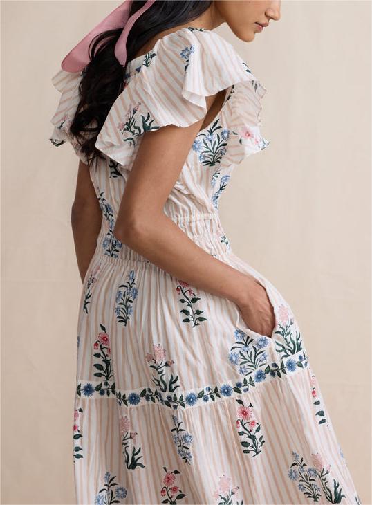 Well Tailored Dress with a Graceful Silhouette