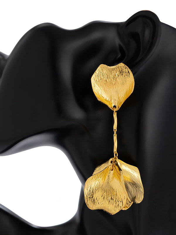 Effortlessly Elegant Garment with a Timeless Design