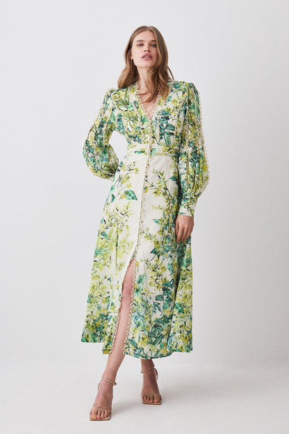 Polished Dress with an Effortless Classic Look