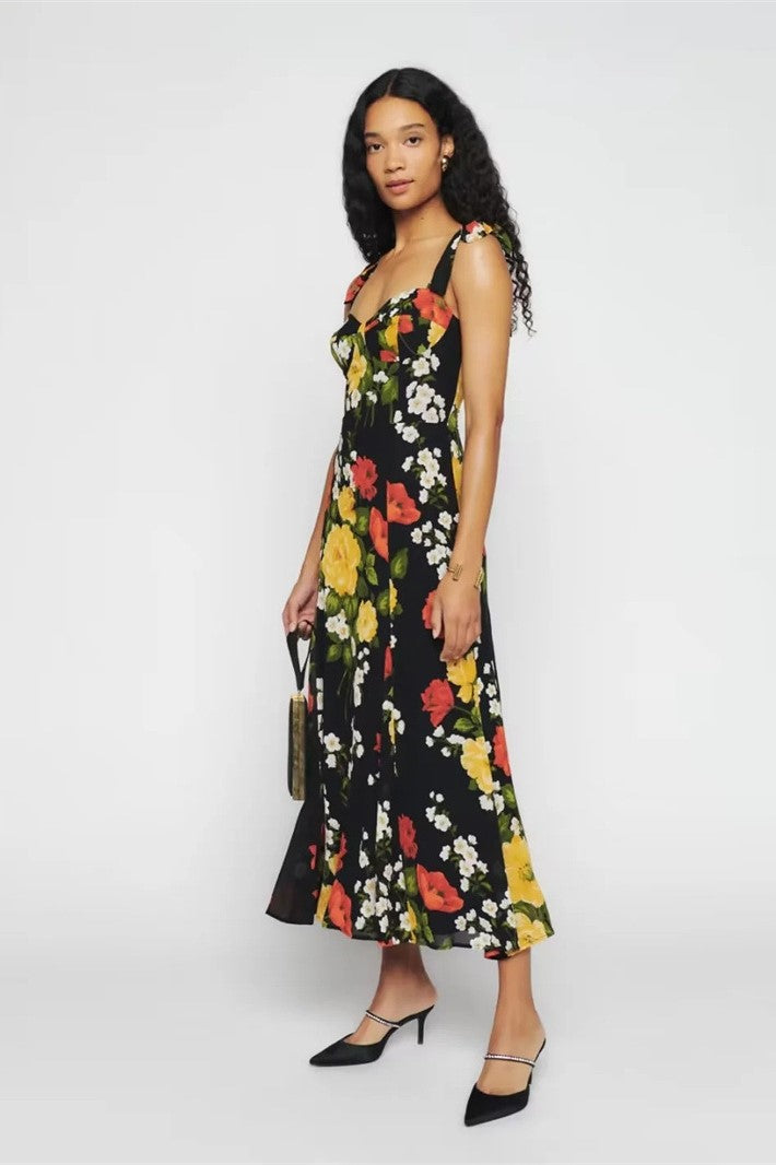 Classic Vintage Dress with a Flattering Fit