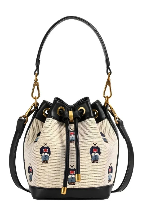 Gracefully Styled Bag for Any Occasion