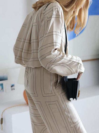 Classic Vintage Blouse with a Flattering Fit