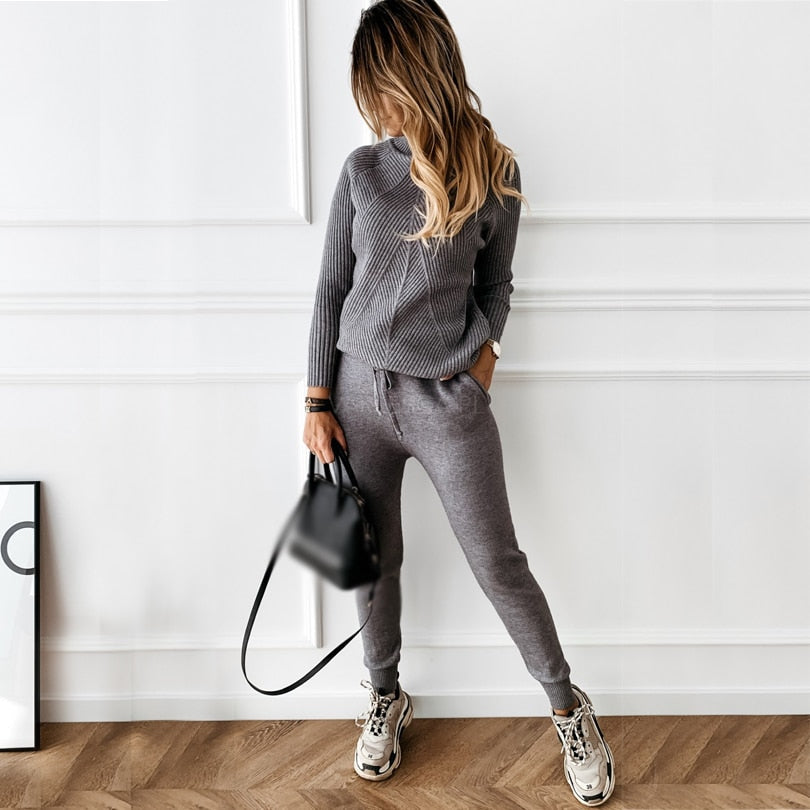 Classic Vintage Sweater with a Flattering Fit