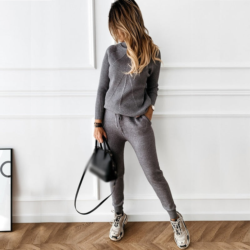 Classic Vintage Sweater with a Flattering Fit