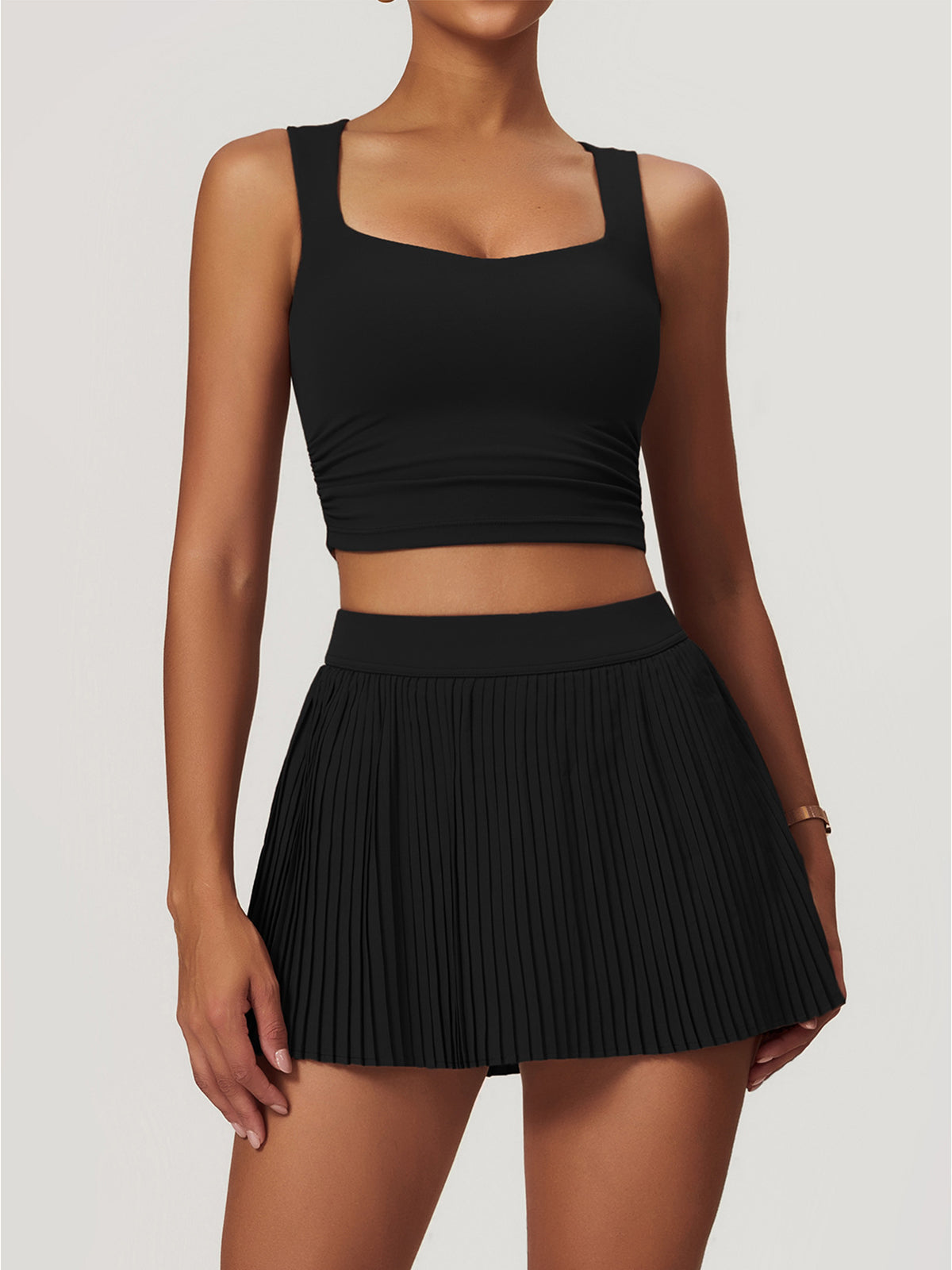 Well Tailored Top with a Graceful Silhouette