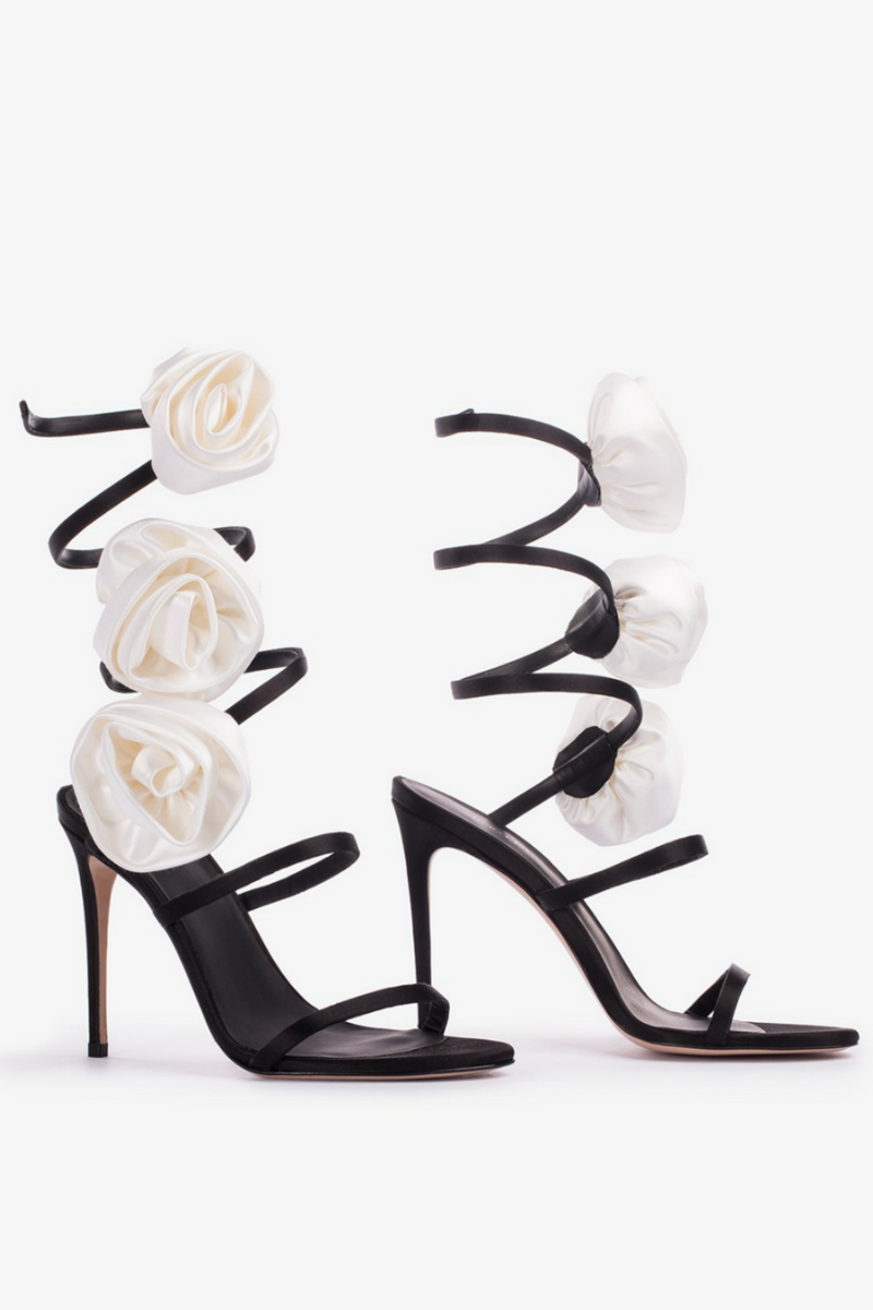 Classic Vintage Sandals with a Flattering Fit