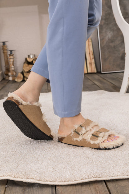 Polished Sandals with an Effortless Classic Look