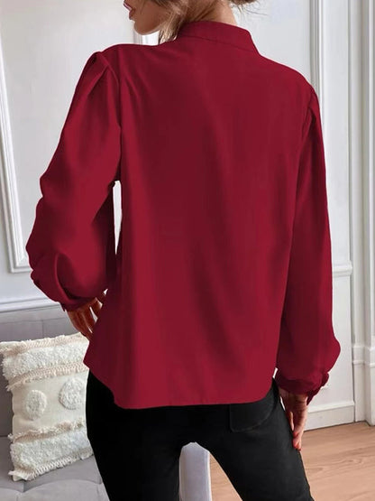 Well Tailored Blouse with a Graceful Silhouette
