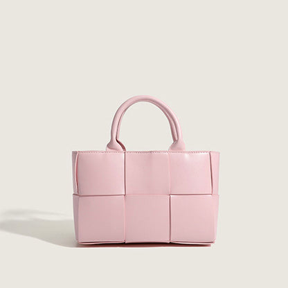 Beautifully Finished Bag in a Timeless Design