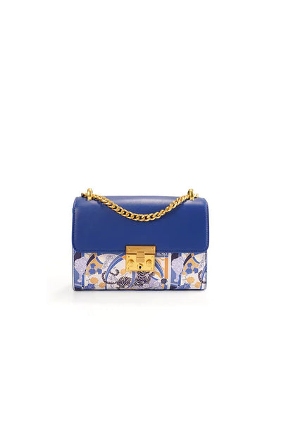 Polished Top with an Effortless Classic Look