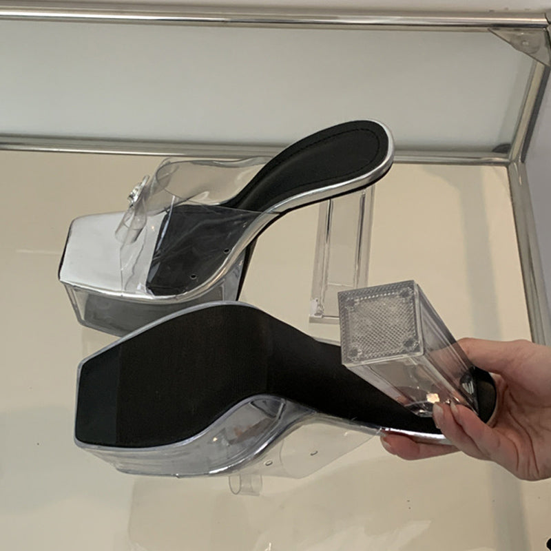 Classic Vintage Heels with a Flattering Fit