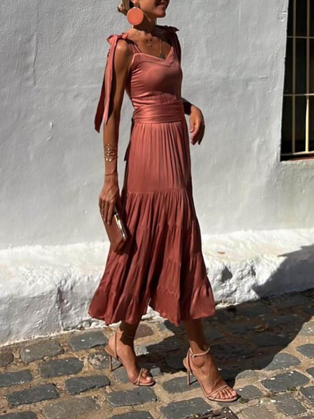 Classic Vintage Dress with a Flattering Fit
