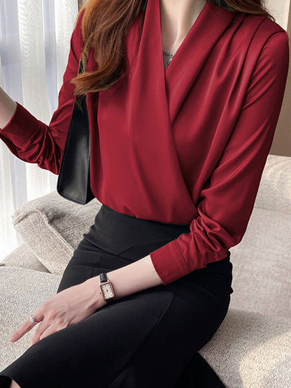 Classic Vintage Blouse with a Flattering Fit