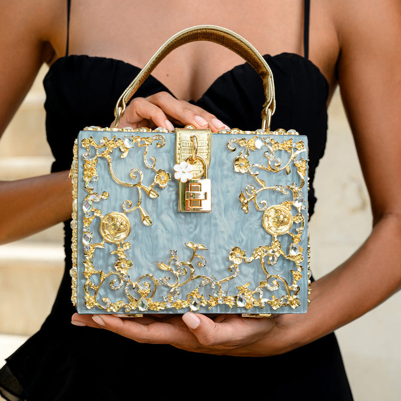 Sophisticated Bag with a Clean Classic Look