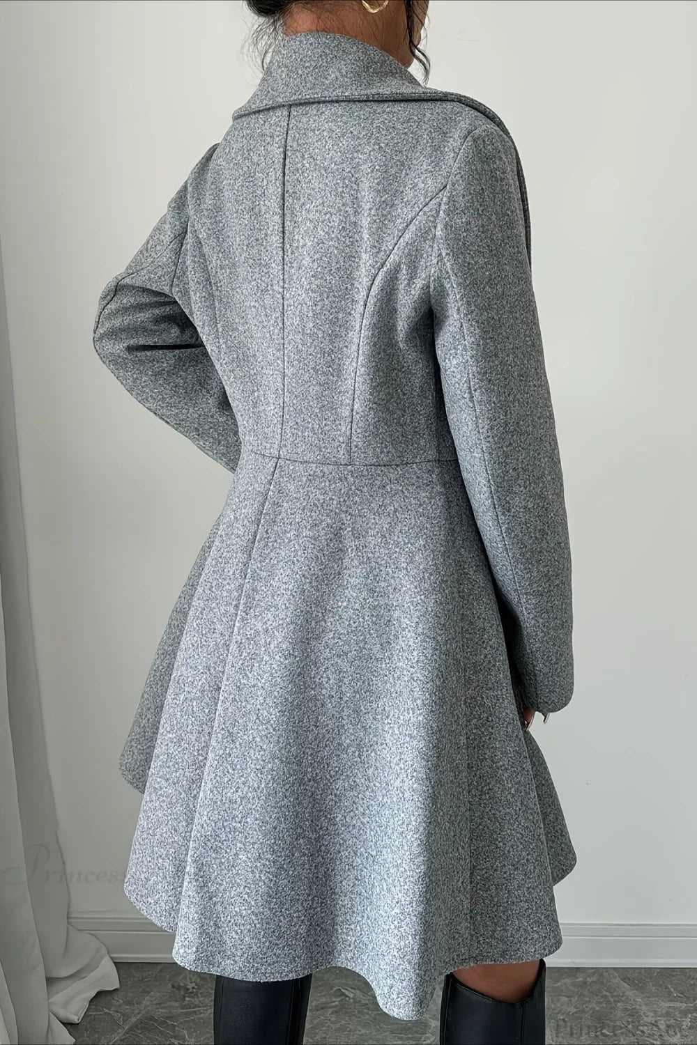 Elegantly Styled Coat for Everyday Wear