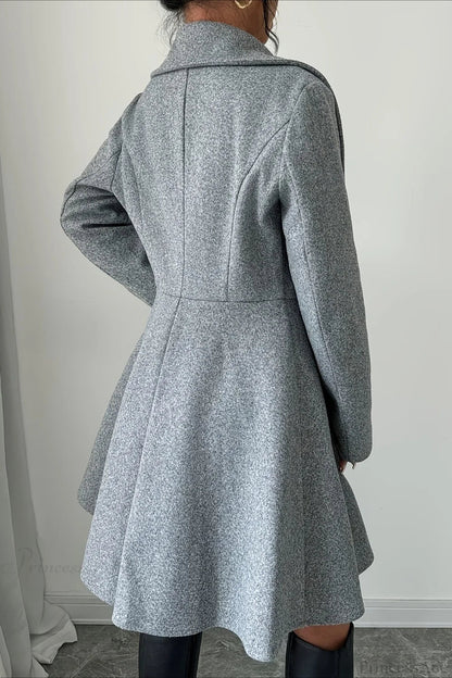 Elegantly Styled Coat for Everyday Wear
