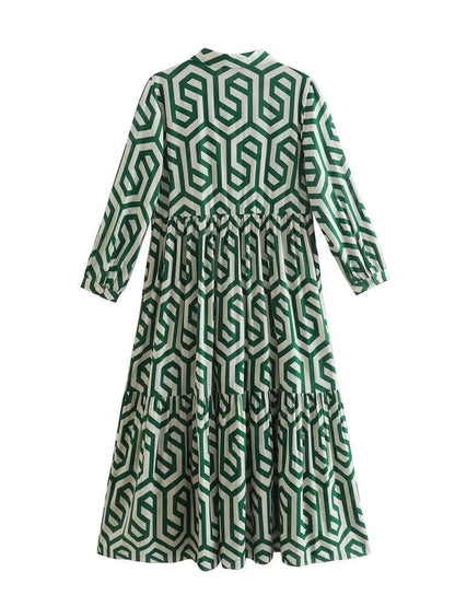 Well Tailored Dress with a Graceful Silhouette