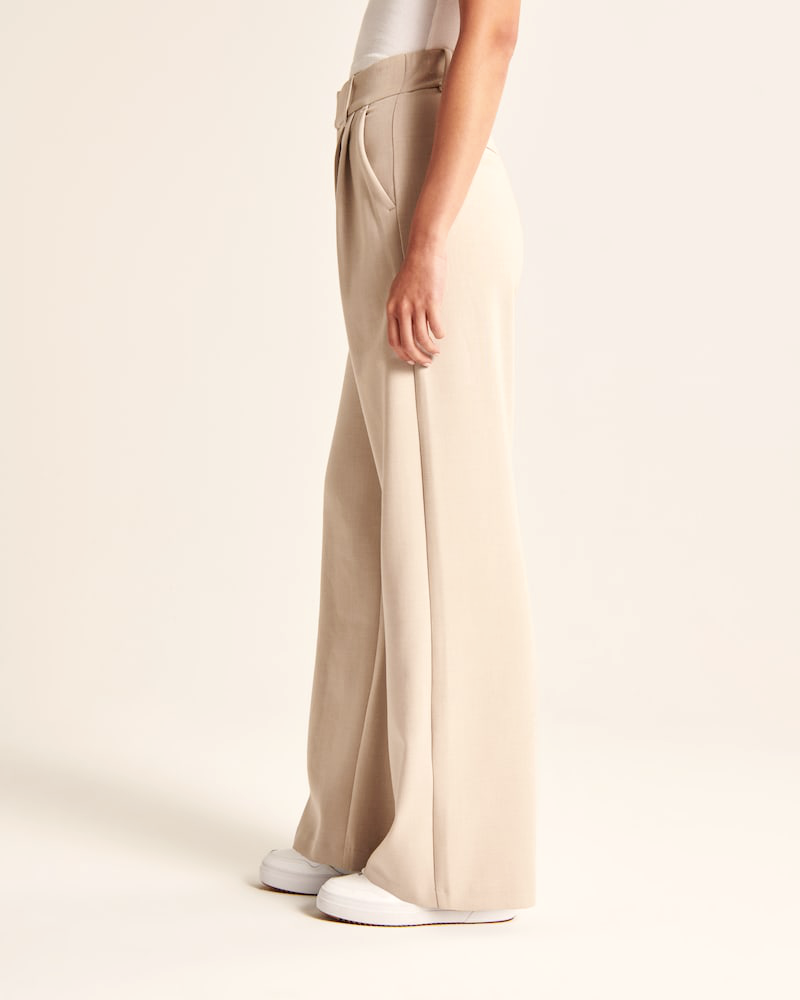 Gracefully Styled Pants for Any Occasion