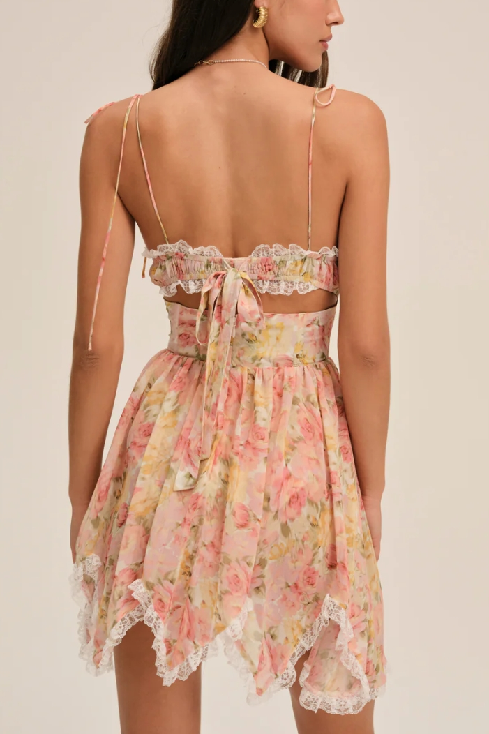 Gracefully Styled Dress for Any Occasion