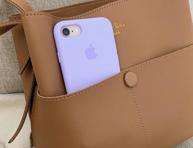 Gracefully Styled Bag for Any Occasion