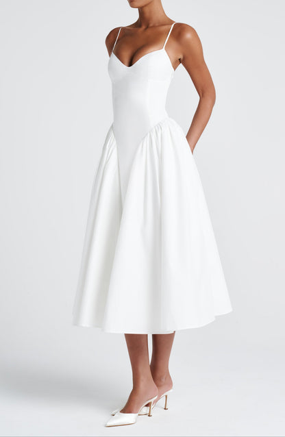 Classic Vintage Dress with a Flattering Fit