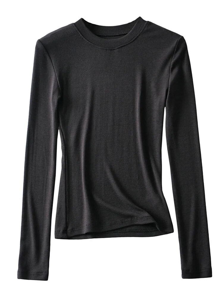 Well Tailored T-Shirt with a Graceful Silhouette