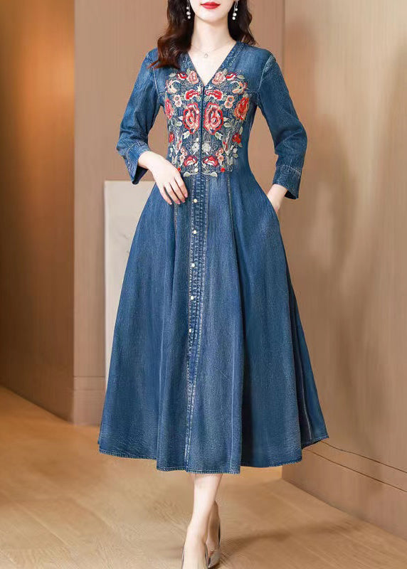 Beautifully Crafted Dress in a Classic Style
