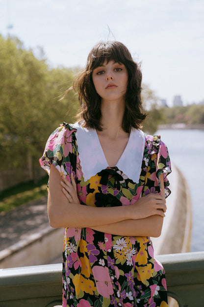 Classic Vintage Dress with a Flattering Fit