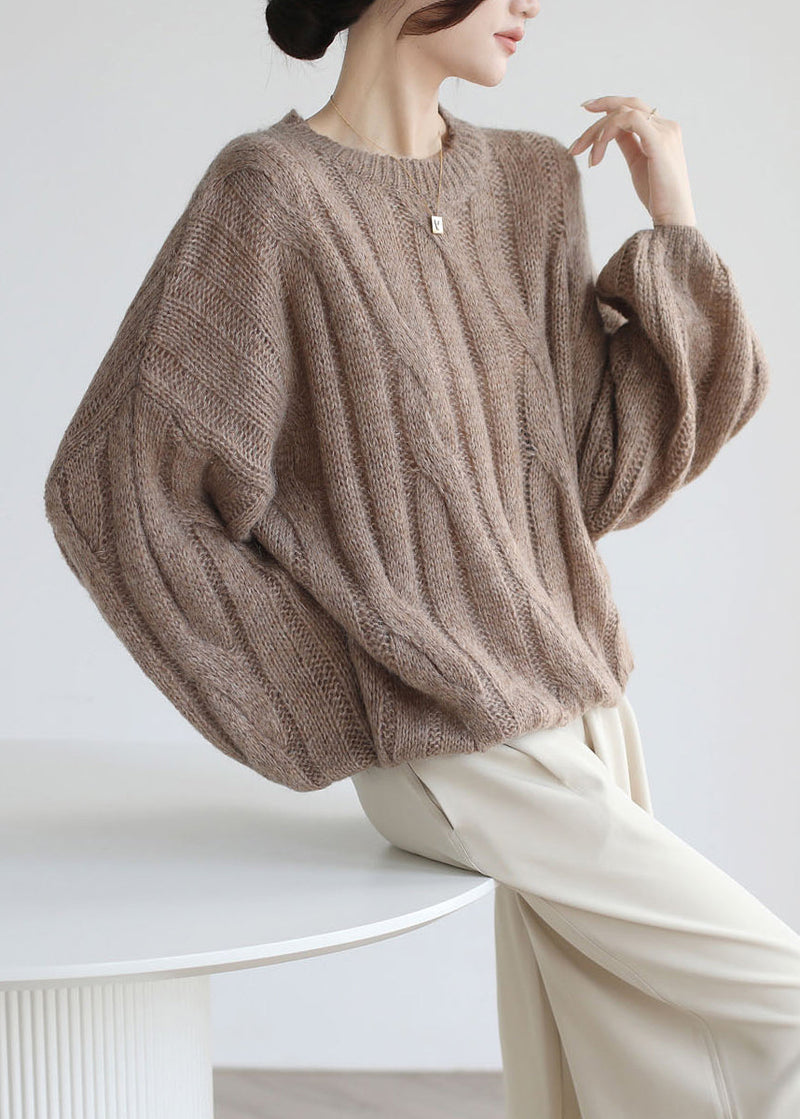 Well Tailored Sweater with a Graceful Silhouette