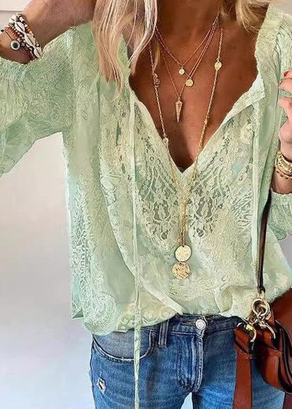 Beautifully Finished Top in a Timeless Design