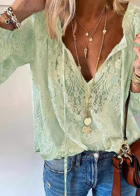 Beautifully Finished Top in a Timeless Design