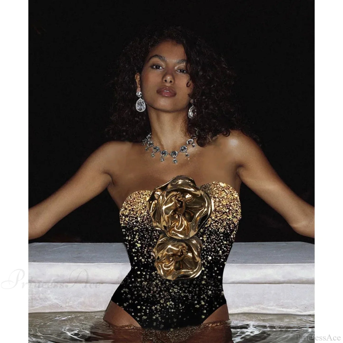 Well Tailored Swimsuit with a Graceful Silhouette