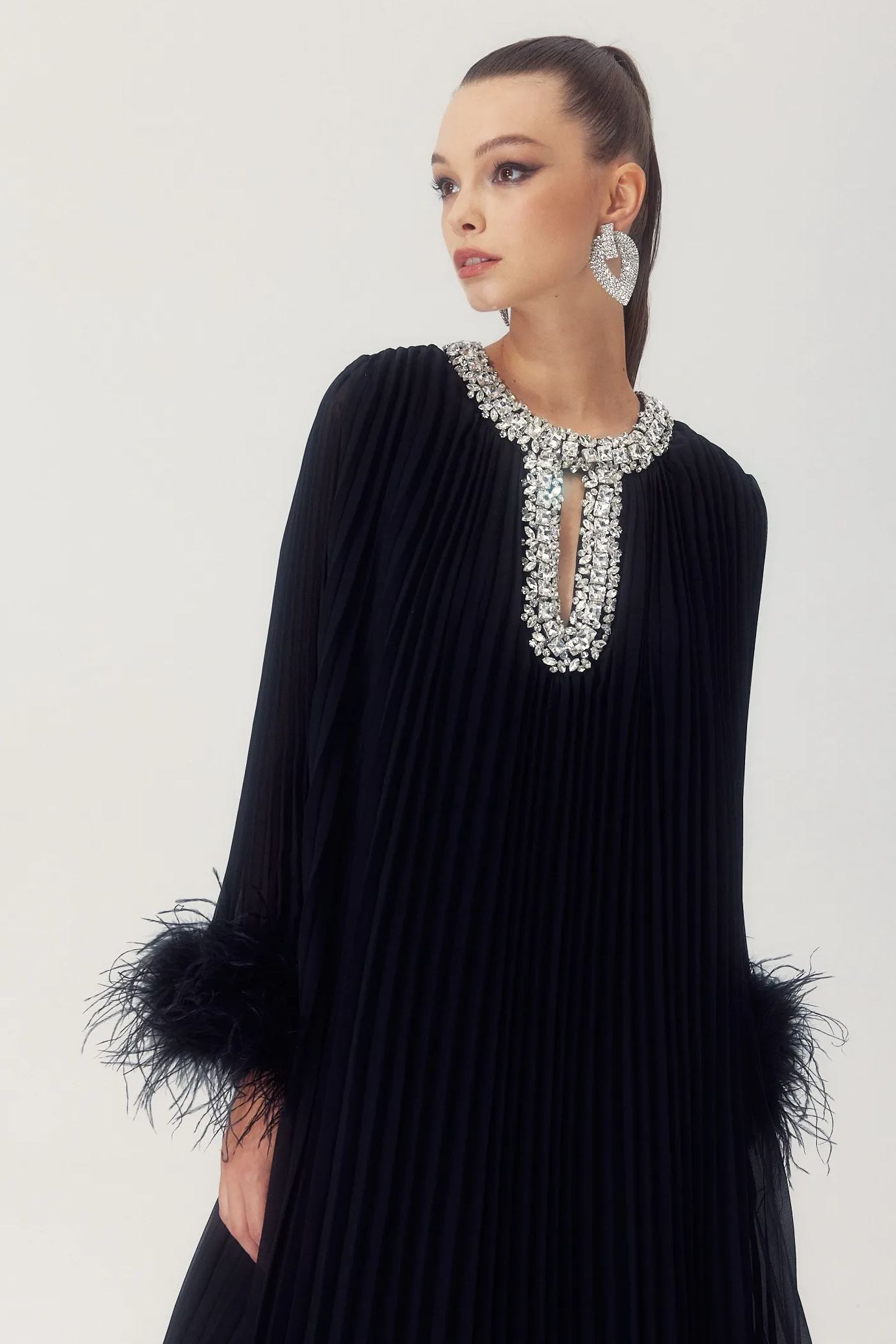 Effortlessly Elegant Dress with a Timeless Design
